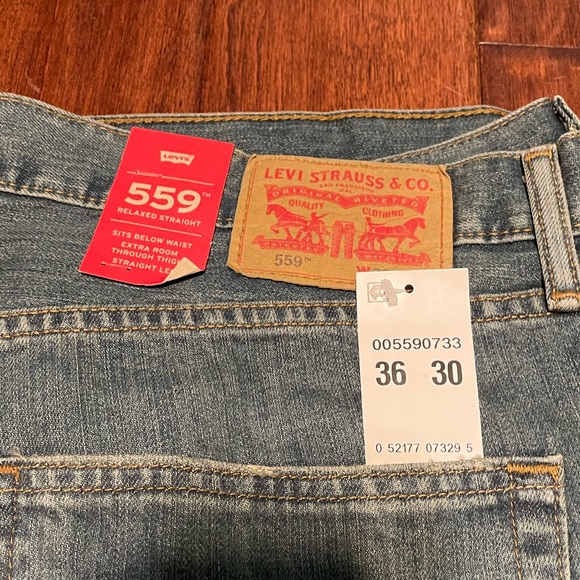 Levi Strauss 559 Relaxed Straight Fit 36 x 30 Men’s Jeans - Picture 2 of 6